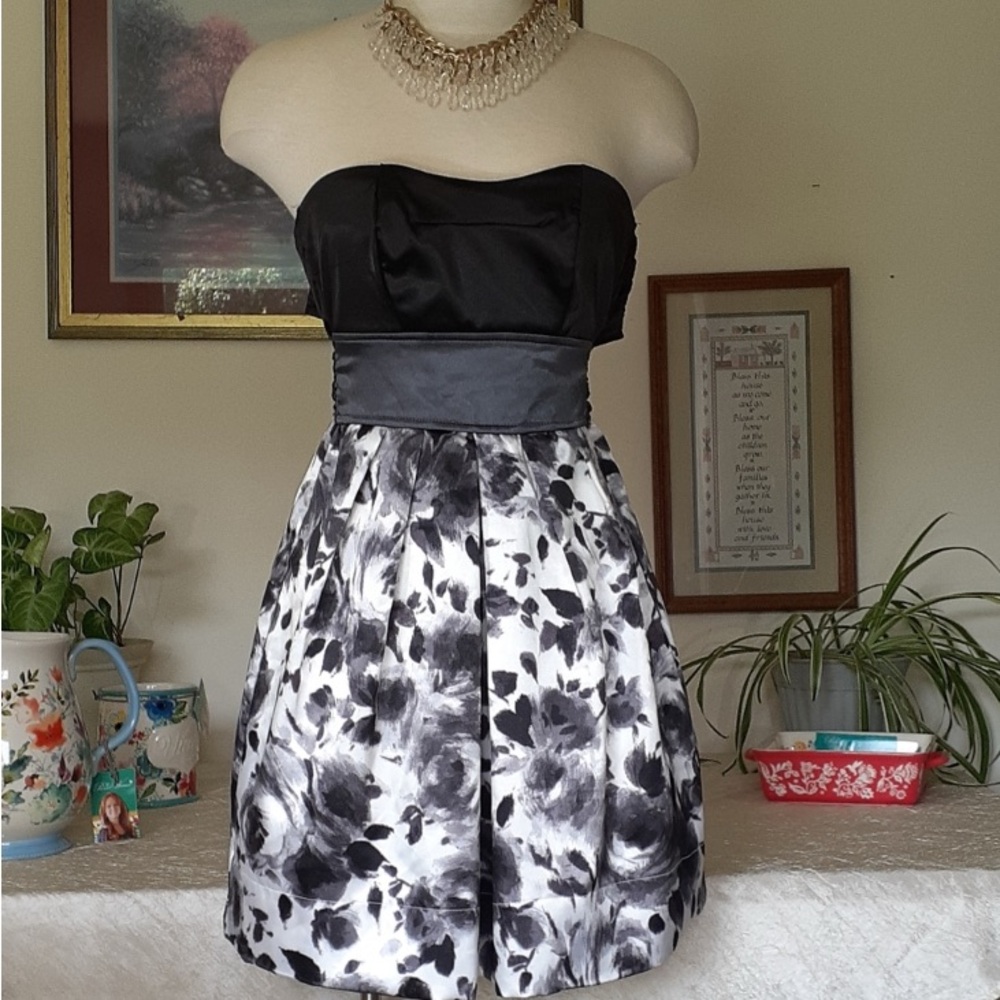 Ruby Rox Black and White Strapless Dress